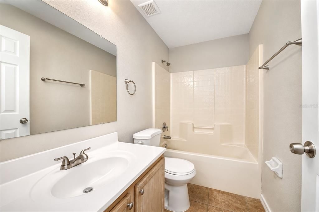 En Venta: $249,900 (3 camas, 2 baños, 1244 Pies cuadrados)