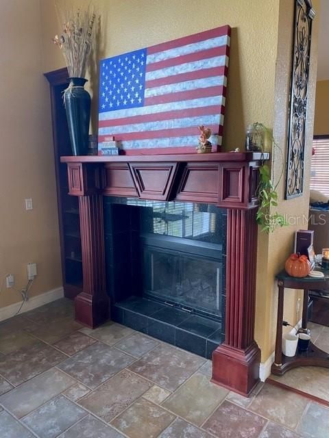 En Venta: $1,199,000 (3 camas, 3 baños, 2610 Pies cuadrados)