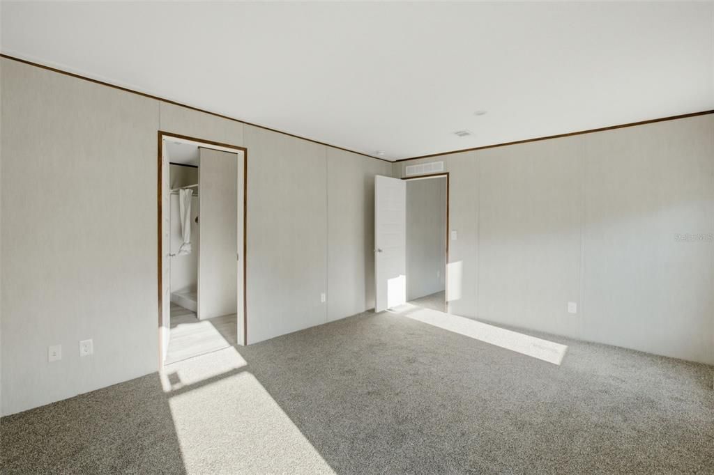 For Sale: $329,999 (4 beds, 2 baths, 1540 Square Feet)