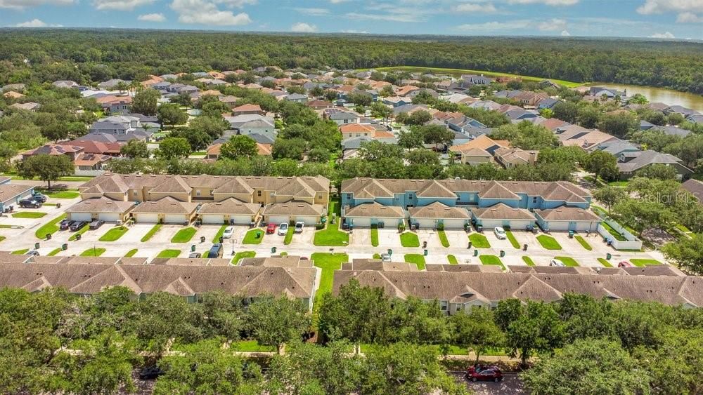 Под контрактом: $369,999 (3 спален, 3 ванн, 1760 Квадратных фут)