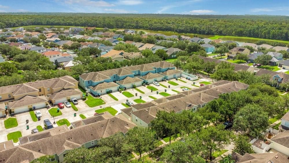Под контрактом: $369,999 (3 спален, 3 ванн, 1760 Квадратных фут)