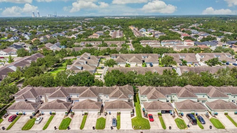 Под контрактом: $369,999 (3 спален, 3 ванн, 1760 Квадратных фут)