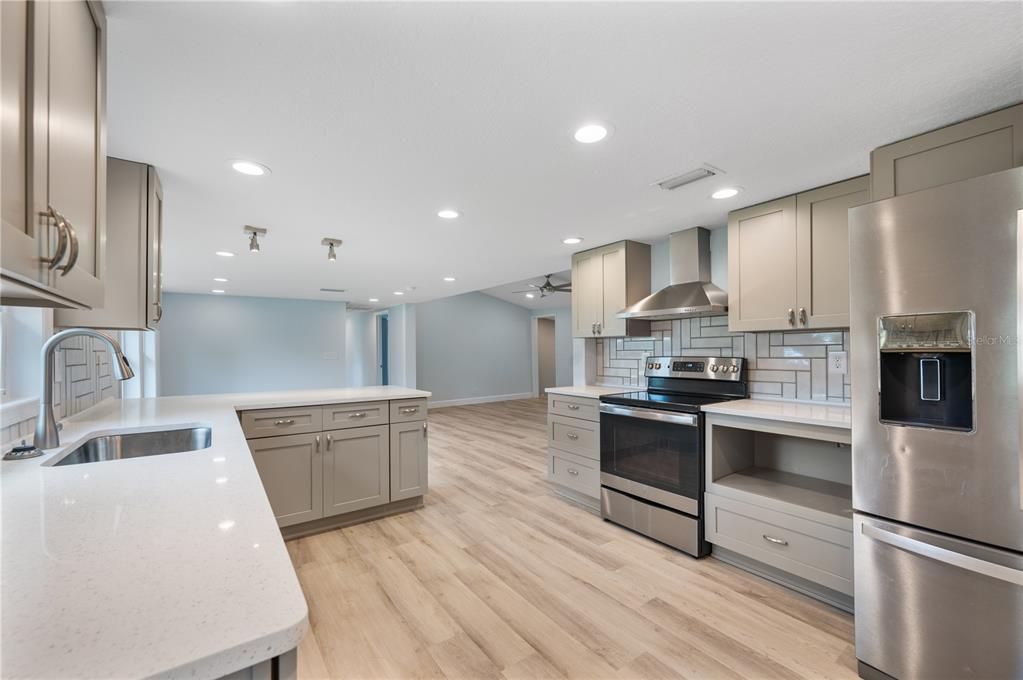 На продажу: $469,950 (3 спален, 2 ванн, 1741 Квадратных фут)