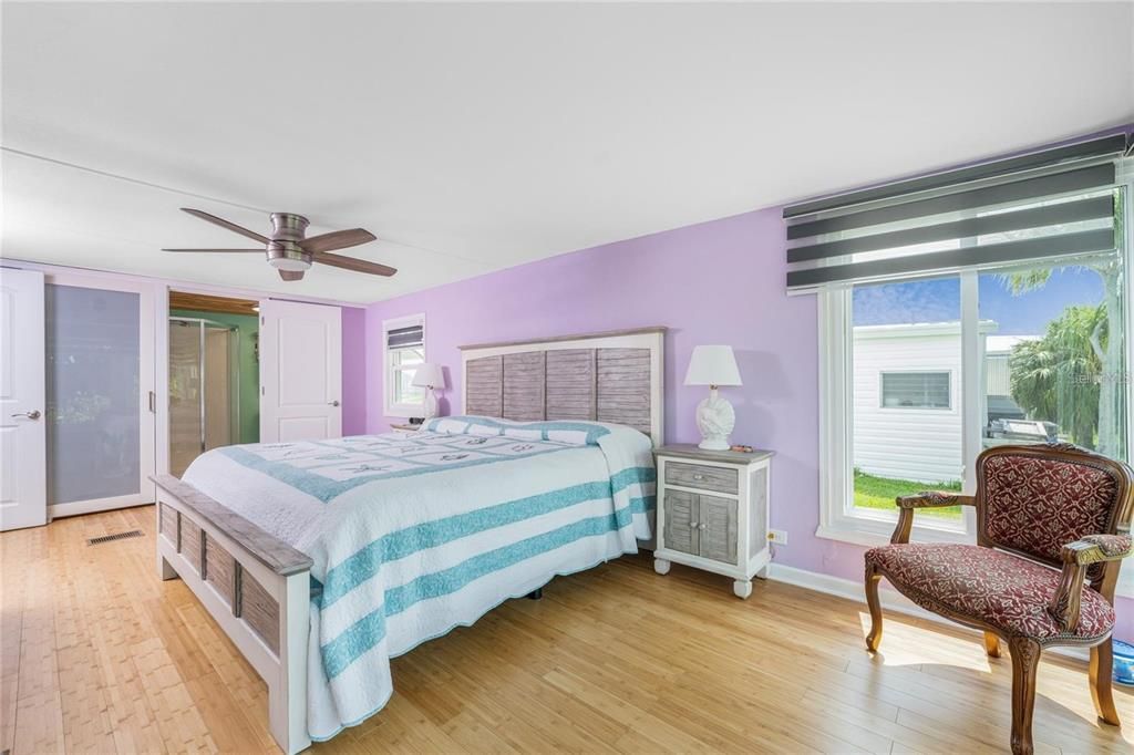 For Sale: $199,900 (2 beds, 2 baths, 1364 Square Feet)