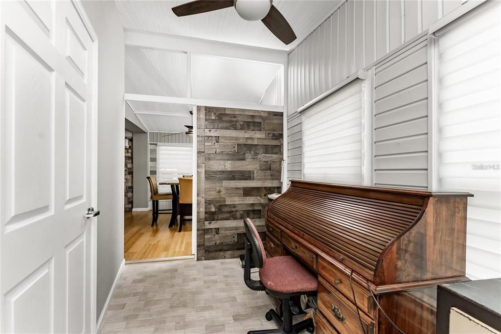 For Sale: $199,900 (2 beds, 2 baths, 1364 Square Feet)