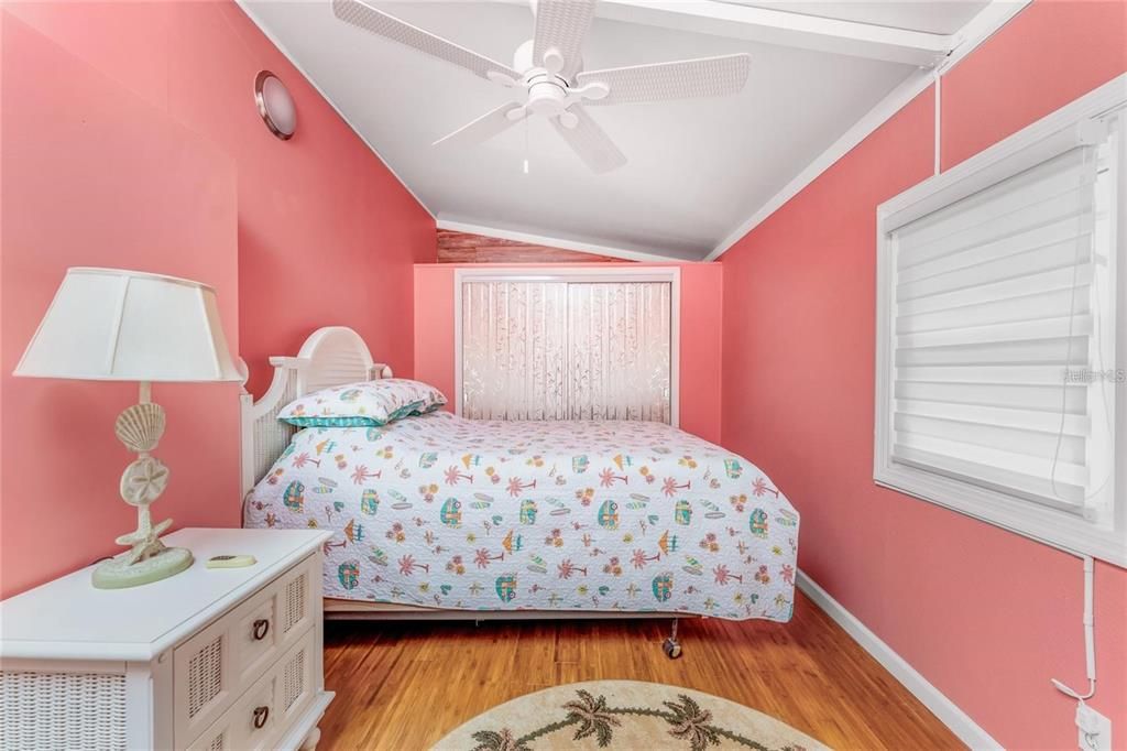 For Sale: $199,900 (2 beds, 2 baths, 1364 Square Feet)