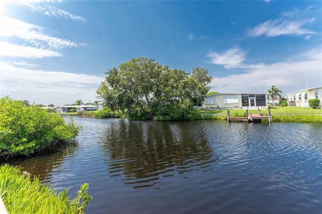 For Sale: $199,900 (2 beds, 2 baths, 1364 Square Feet)