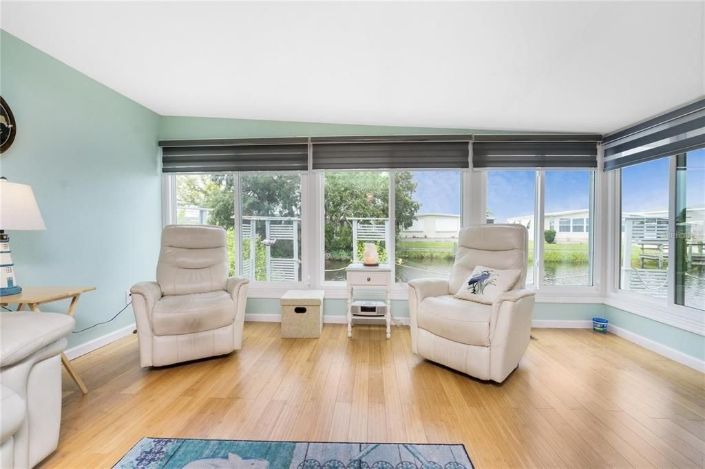 For Sale: $199,900 (2 beds, 2 baths, 1364 Square Feet)