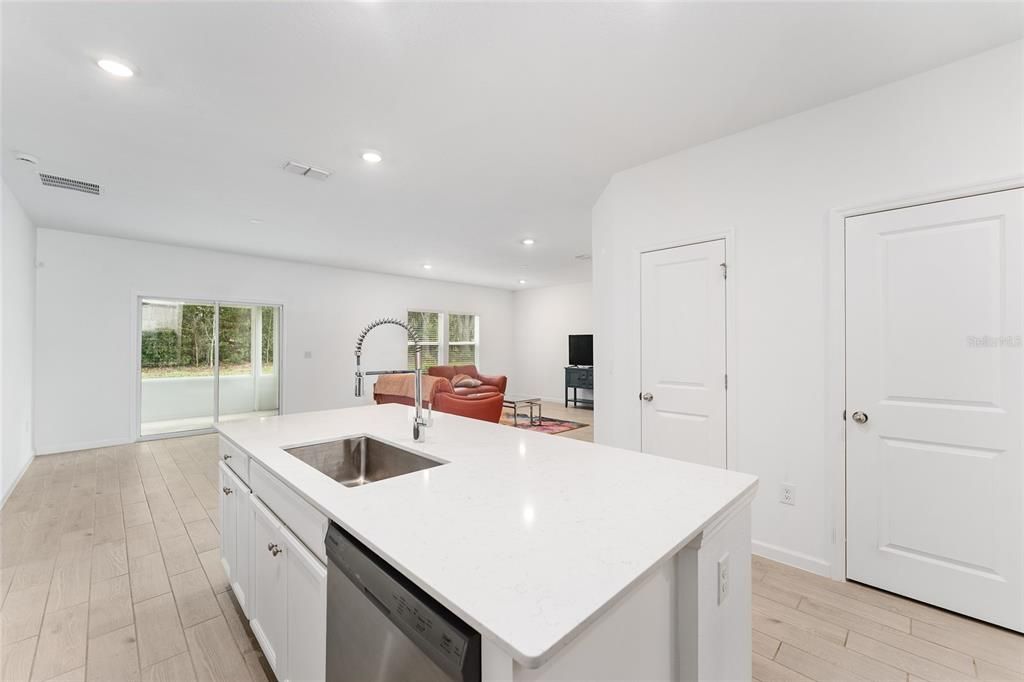 En Venta: $274,900 (2 camas, 2 baños, 1548 Pies cuadrados)