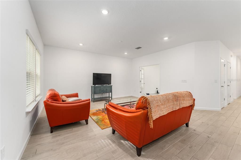En Venta: $274,900 (2 camas, 2 baños, 1548 Pies cuadrados)