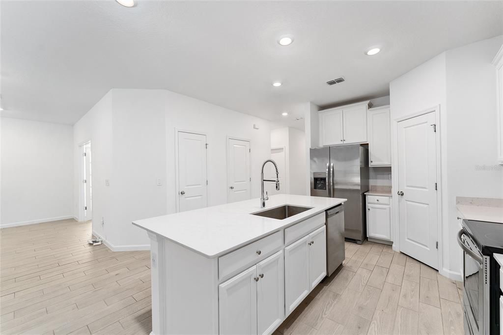 En Venta: $274,900 (2 camas, 2 baños, 1548 Pies cuadrados)