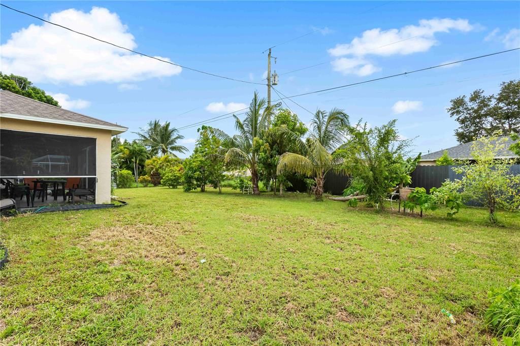 For Sale: $265,000 (3 beds, 2 baths, 1422 Square Feet)