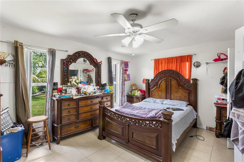 For Sale: $265,000 (3 beds, 2 baths, 1422 Square Feet)
