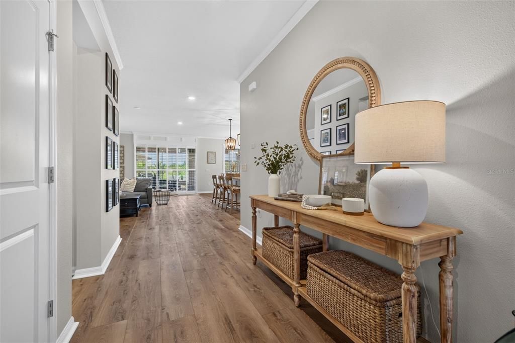 Activo con contrato: $459,000 (4 camas, 2 baños, 2037 Pies cuadrados)