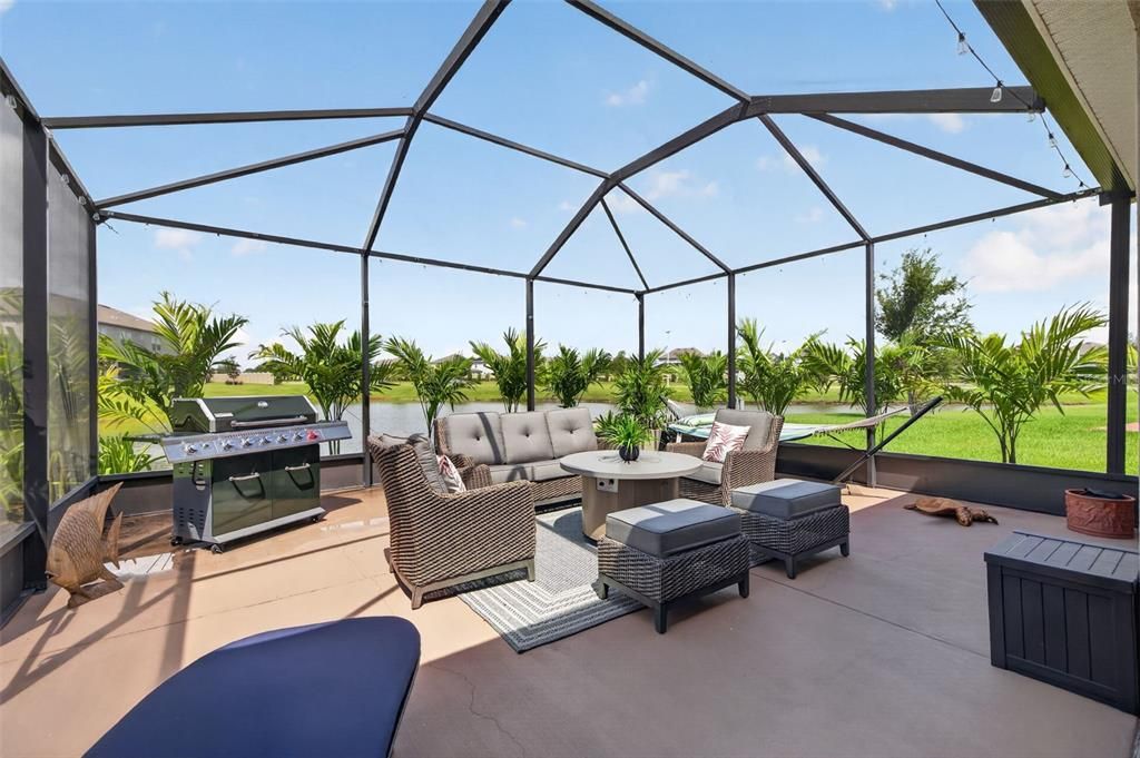 Activo con contrato: $459,000 (4 camas, 2 baños, 2037 Pies cuadrados)