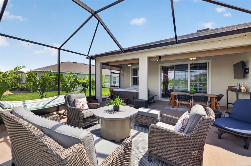 Activo con contrato: $459,000 (4 camas, 2 baños, 2037 Pies cuadrados)