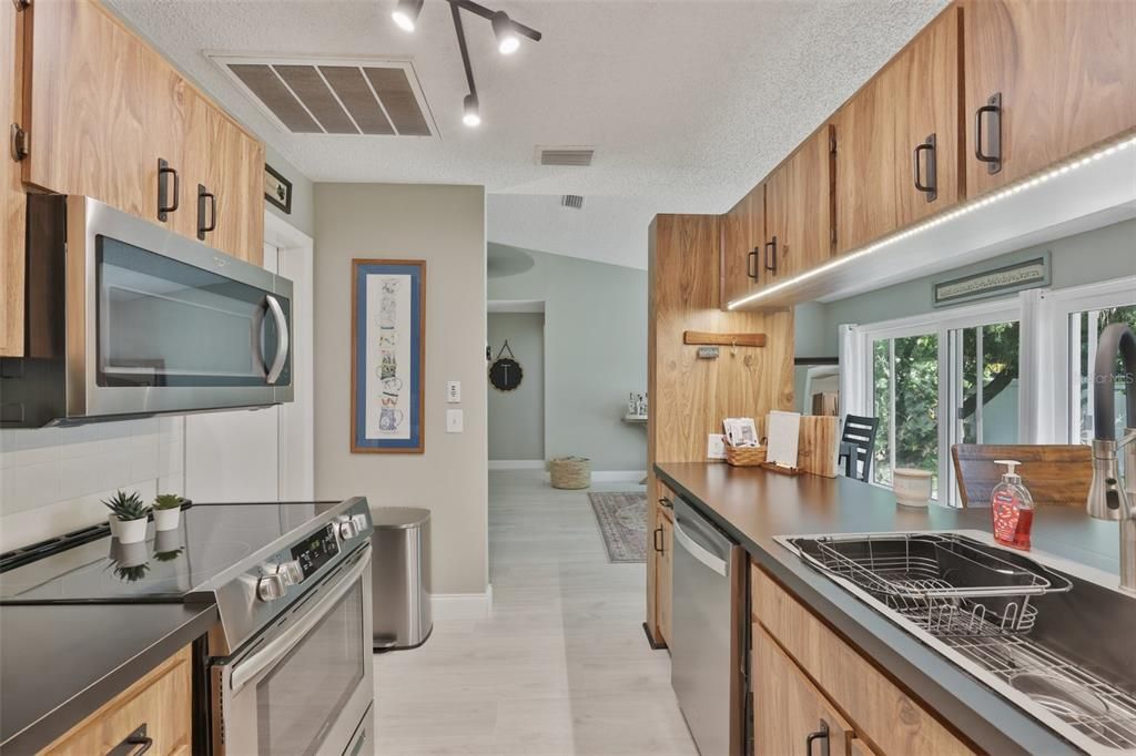 En Venta: $324,900 (2 camas, 2 baños, 1275 Pies cuadrados)