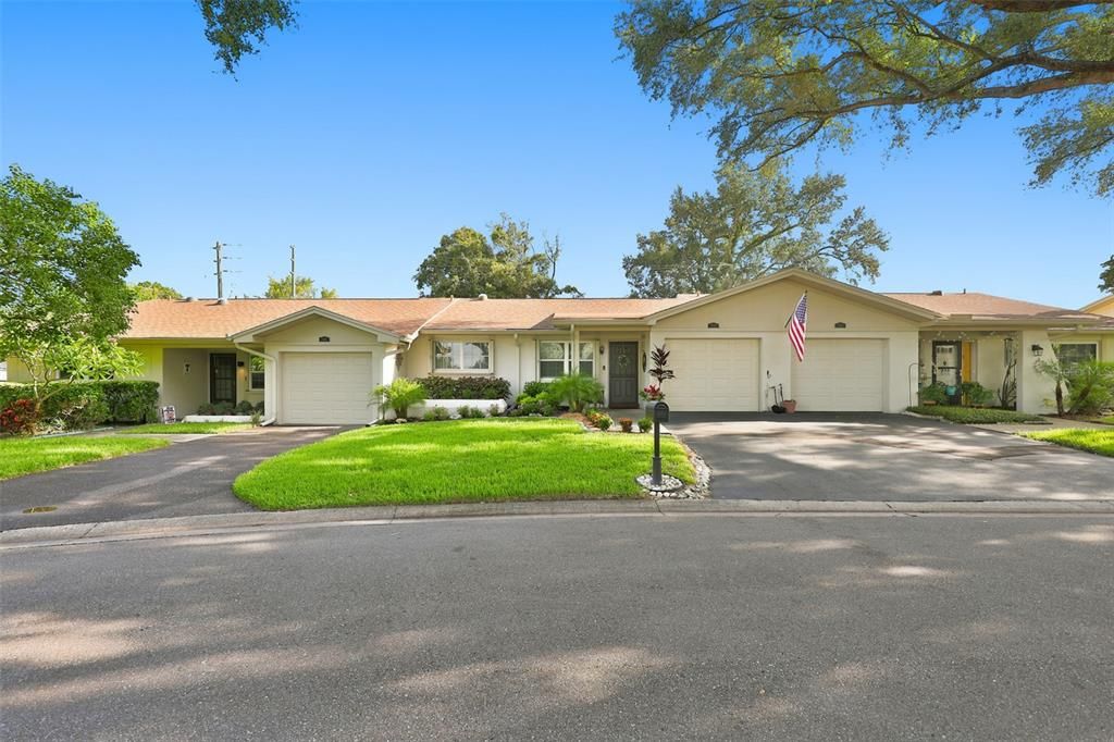 En Venta: $324,900 (2 camas, 2 baños, 1275 Pies cuadrados)
