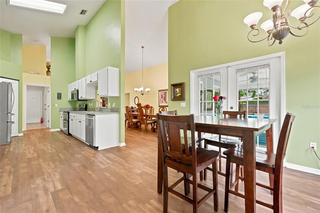 For Sale: $450,000 (5 beds, 2 baths, 2203 Square Feet)