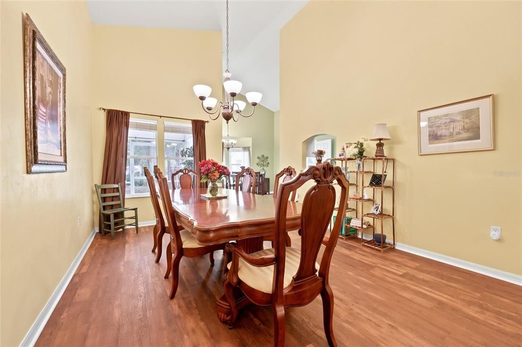 For Sale: $450,000 (5 beds, 2 baths, 2203 Square Feet)
