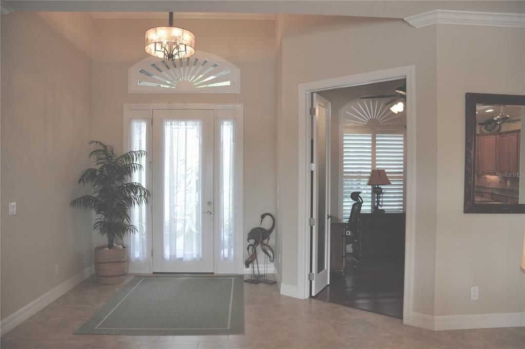 En Venta: $975,000 (3 camas, 2 baños, 2471 Pies cuadrados)