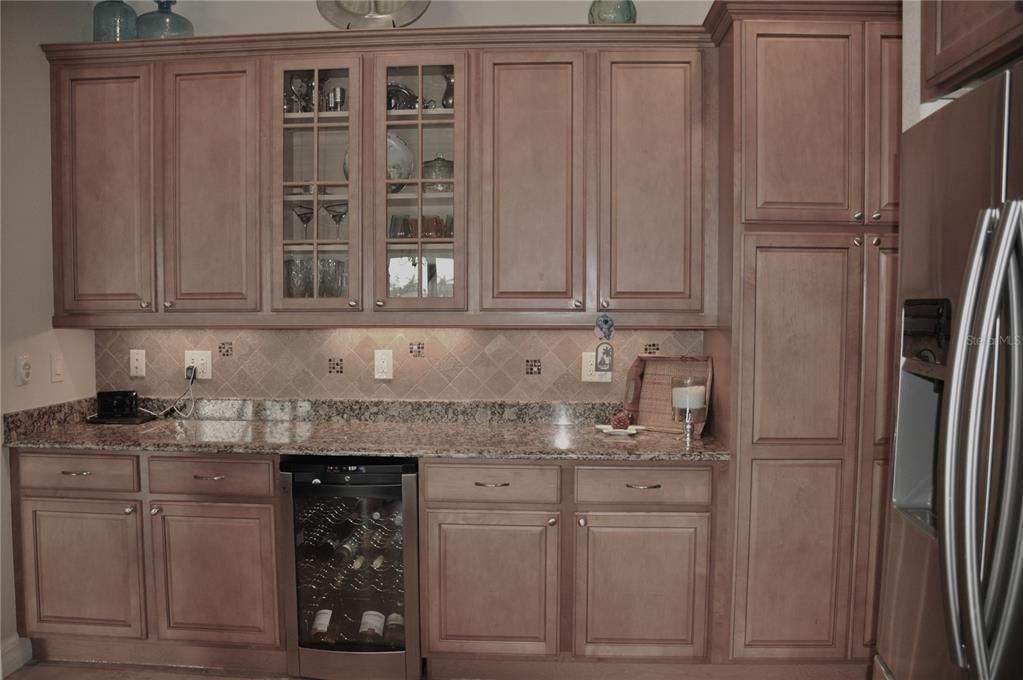En Venta: $975,000 (3 camas, 2 baños, 2471 Pies cuadrados)