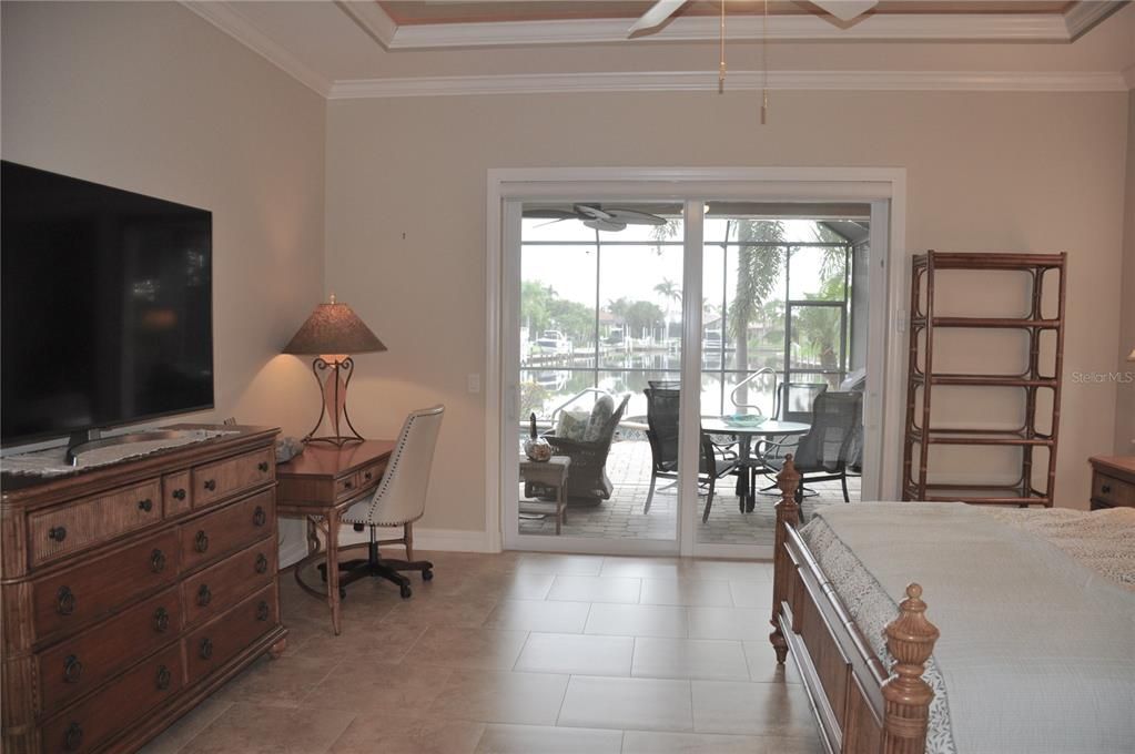 En Venta: $975,000 (3 camas, 2 baños, 2471 Pies cuadrados)
