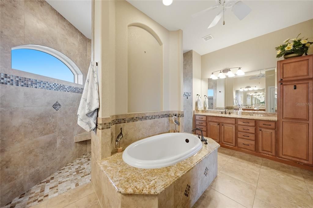 For Sale: $975,000 (3 beds, 2 baths, 2471 Square Feet)