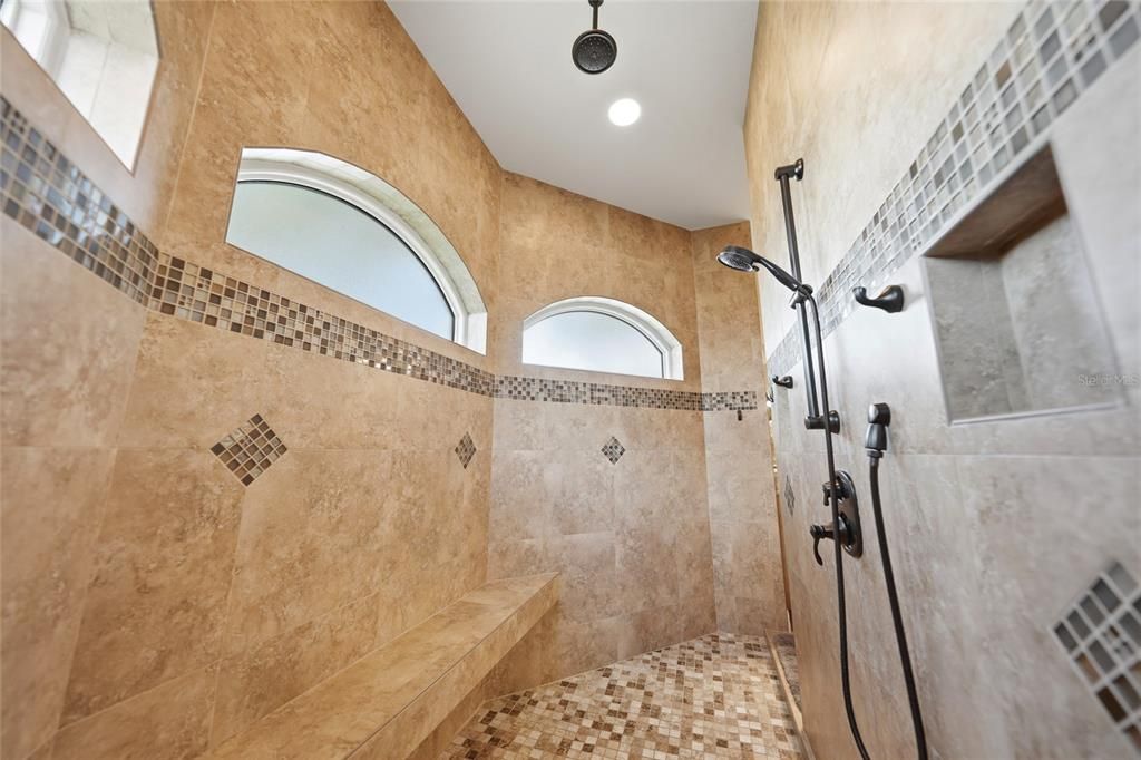 For Sale: $975,000 (3 beds, 2 baths, 2471 Square Feet)