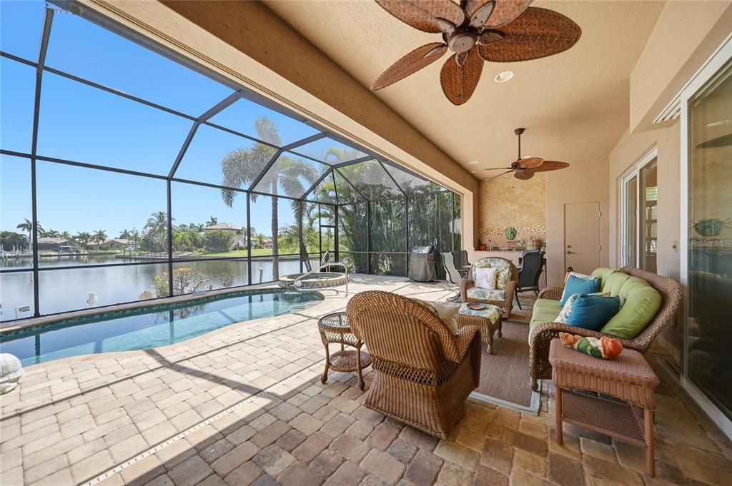 For Sale: $975,000 (3 beds, 2 baths, 2471 Square Feet)