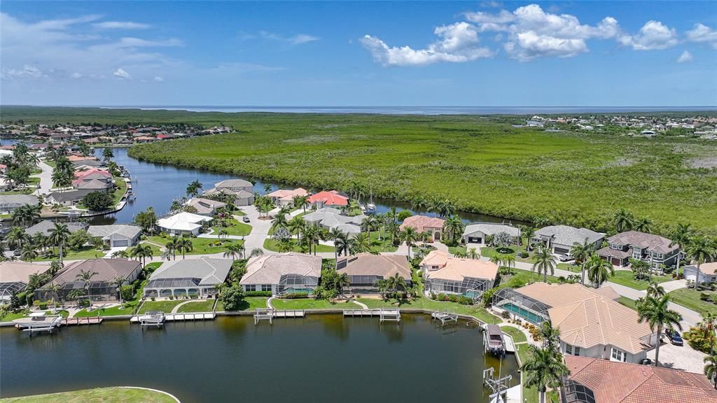 For Sale: $975,000 (3 beds, 2 baths, 2471 Square Feet)