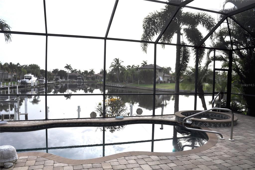En Venta: $975,000 (3 camas, 2 baños, 2471 Pies cuadrados)