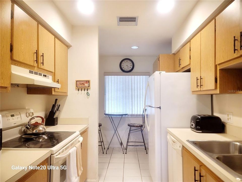 В аренду: $1,790 (2 спален, 2 ванн, 1108 Квадратных фут)