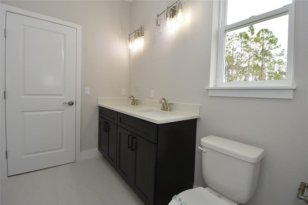 For Rent: $1,850 (3 beds, 2 baths, 1284 Square Feet)
