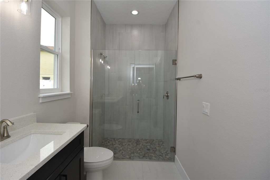 For Rent: $1,850 (3 beds, 2 baths, 1284 Square Feet)