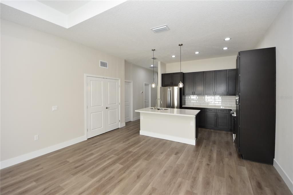 For Rent: $1,850 (3 beds, 2 baths, 1284 Square Feet)