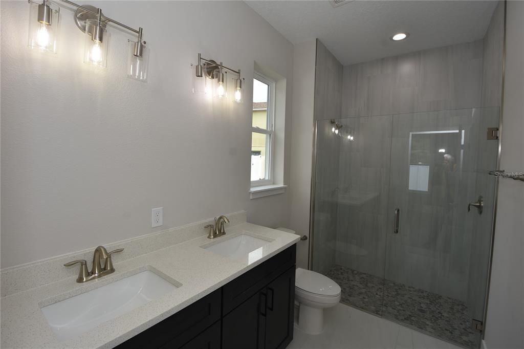 For Rent: $1,850 (3 beds, 2 baths, 1284 Square Feet)