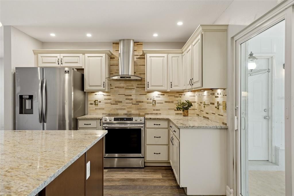 Activo con contrato: $319,000 (2 camas, 2 baños, 1004 Pies cuadrados)