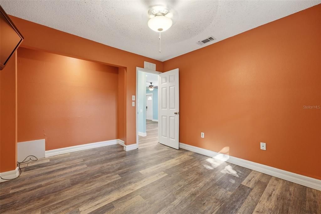 Activo con contrato: $319,000 (2 camas, 2 baños, 1004 Pies cuadrados)