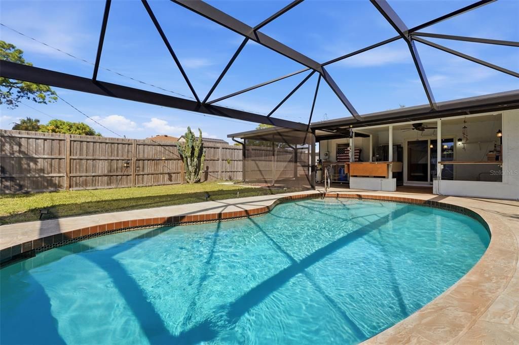 Activo con contrato: $319,000 (2 camas, 2 baños, 1004 Pies cuadrados)