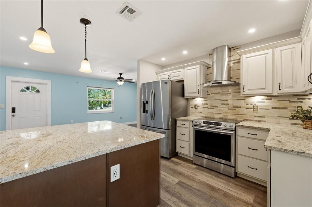 Activo con contrato: $319,000 (2 camas, 2 baños, 1004 Pies cuadrados)