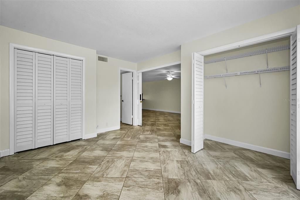 For Sale: $169,500 (2 beds, 2 baths, 1075 Square Feet)