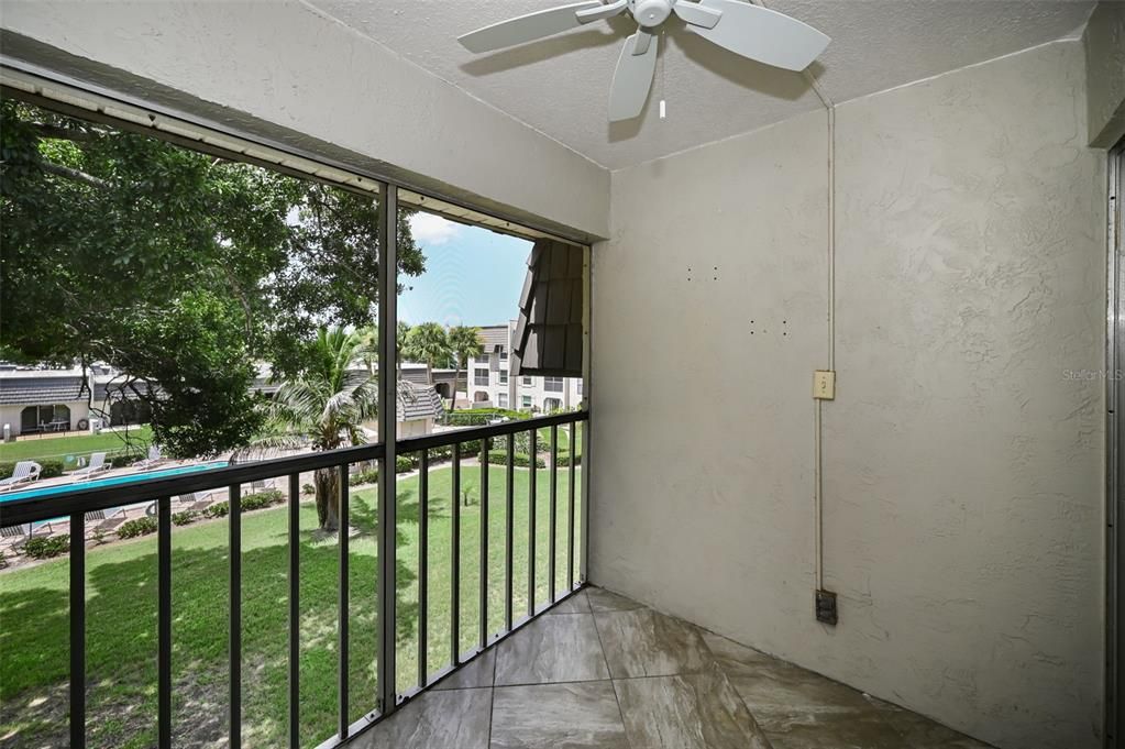 For Sale: $169,500 (2 beds, 2 baths, 1075 Square Feet)