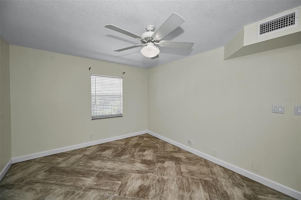 For Sale: $169,500 (2 beds, 2 baths, 1075 Square Feet)