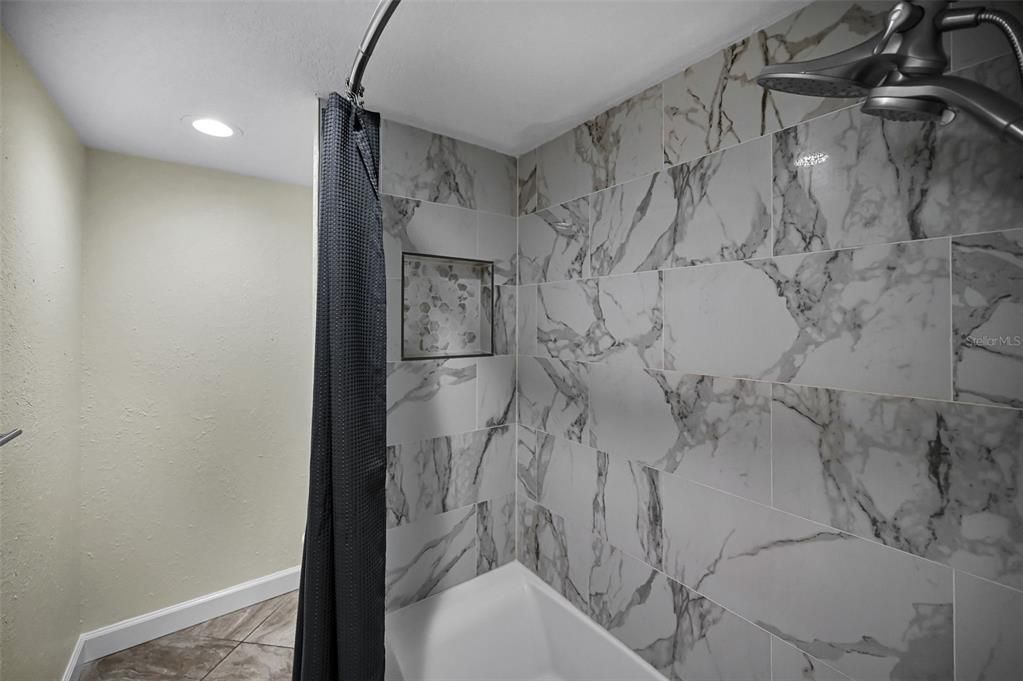 For Sale: $169,500 (2 beds, 2 baths, 1075 Square Feet)