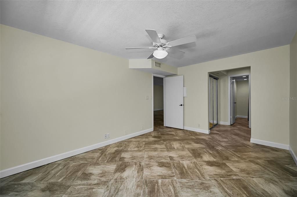 For Sale: $169,500 (2 beds, 2 baths, 1075 Square Feet)