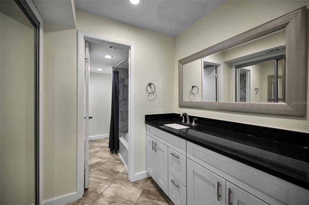 For Sale: $169,500 (2 beds, 2 baths, 1075 Square Feet)