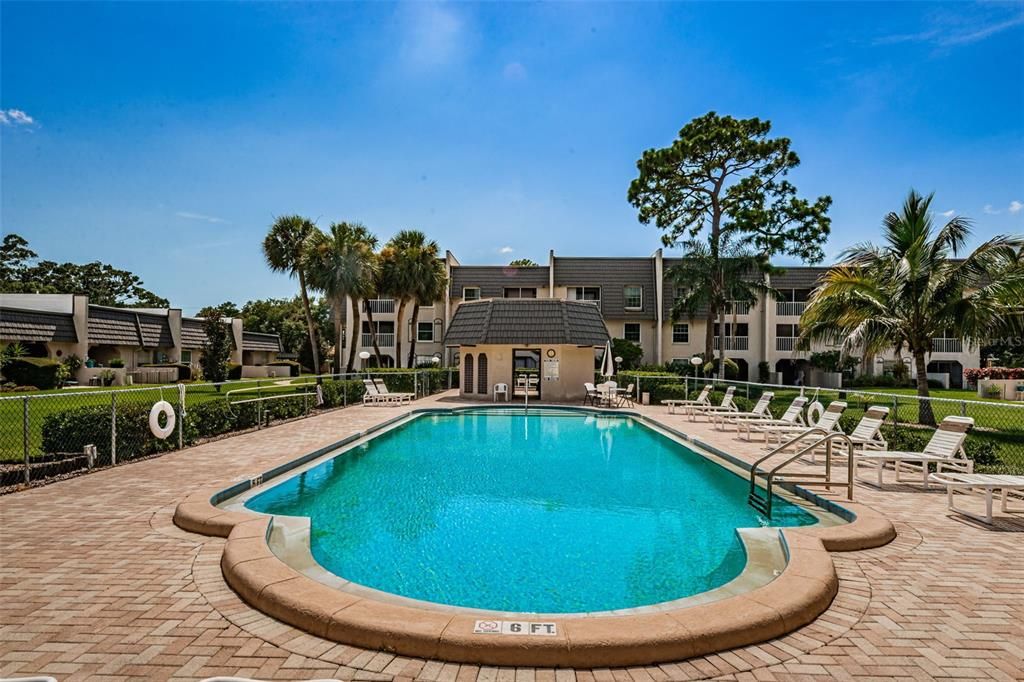 For Sale: $169,500 (2 beds, 2 baths, 1075 Square Feet)
