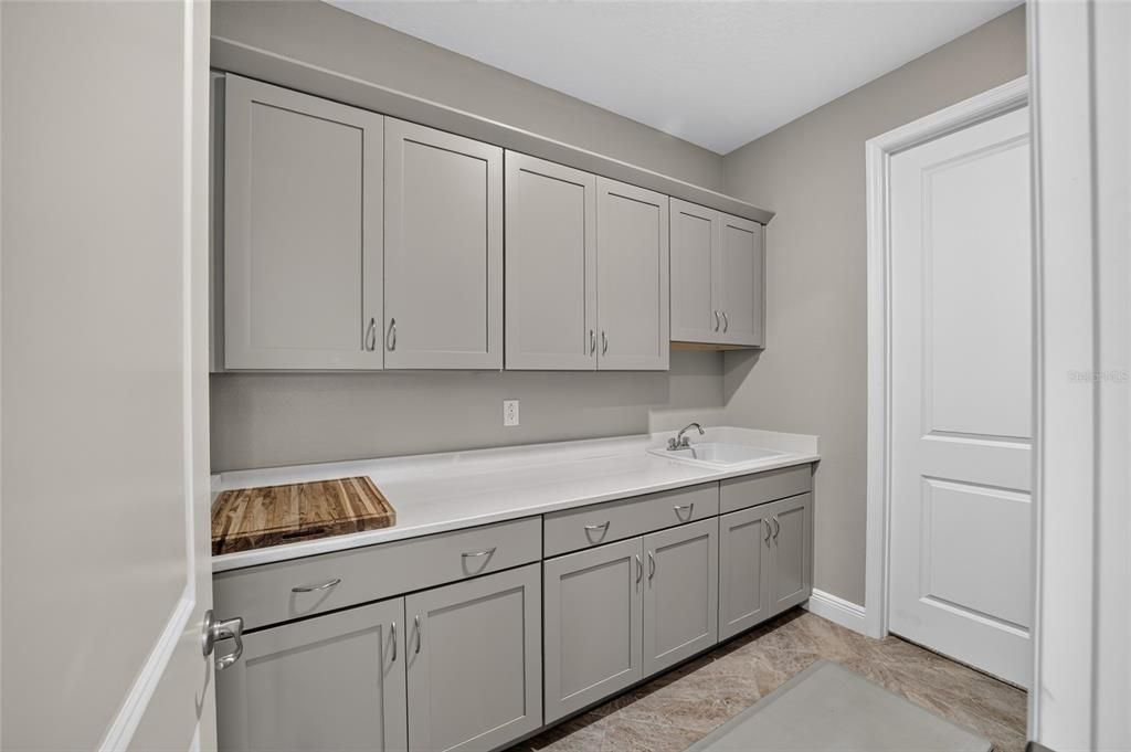 Activo con contrato: $624,900 (3 camas, 3 baños, 2814 Pies cuadrados)