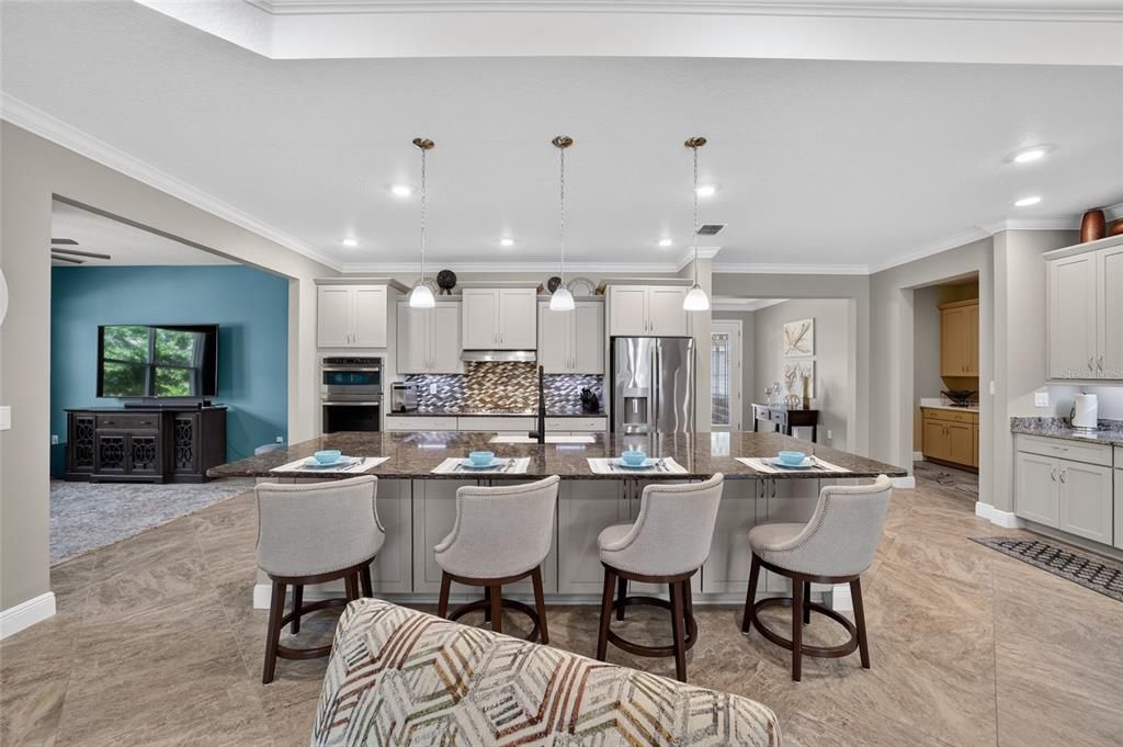 Activo con contrato: $624,900 (3 camas, 3 baños, 2814 Pies cuadrados)
